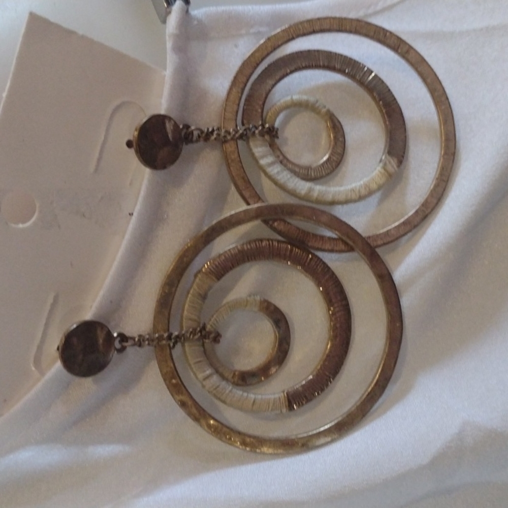 Daringly earrings